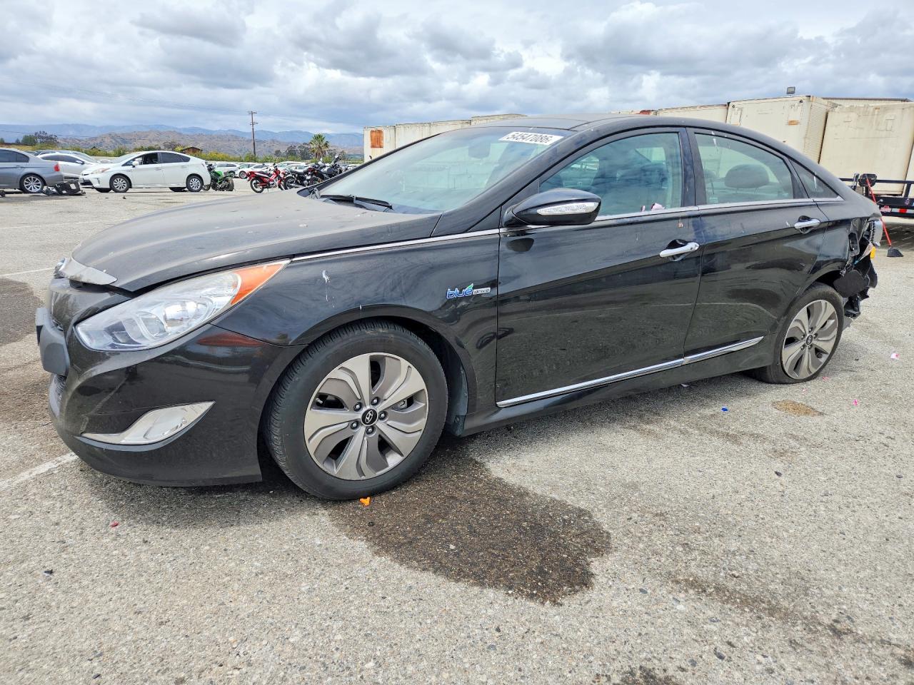 Salvage Hyundai SONATA Image