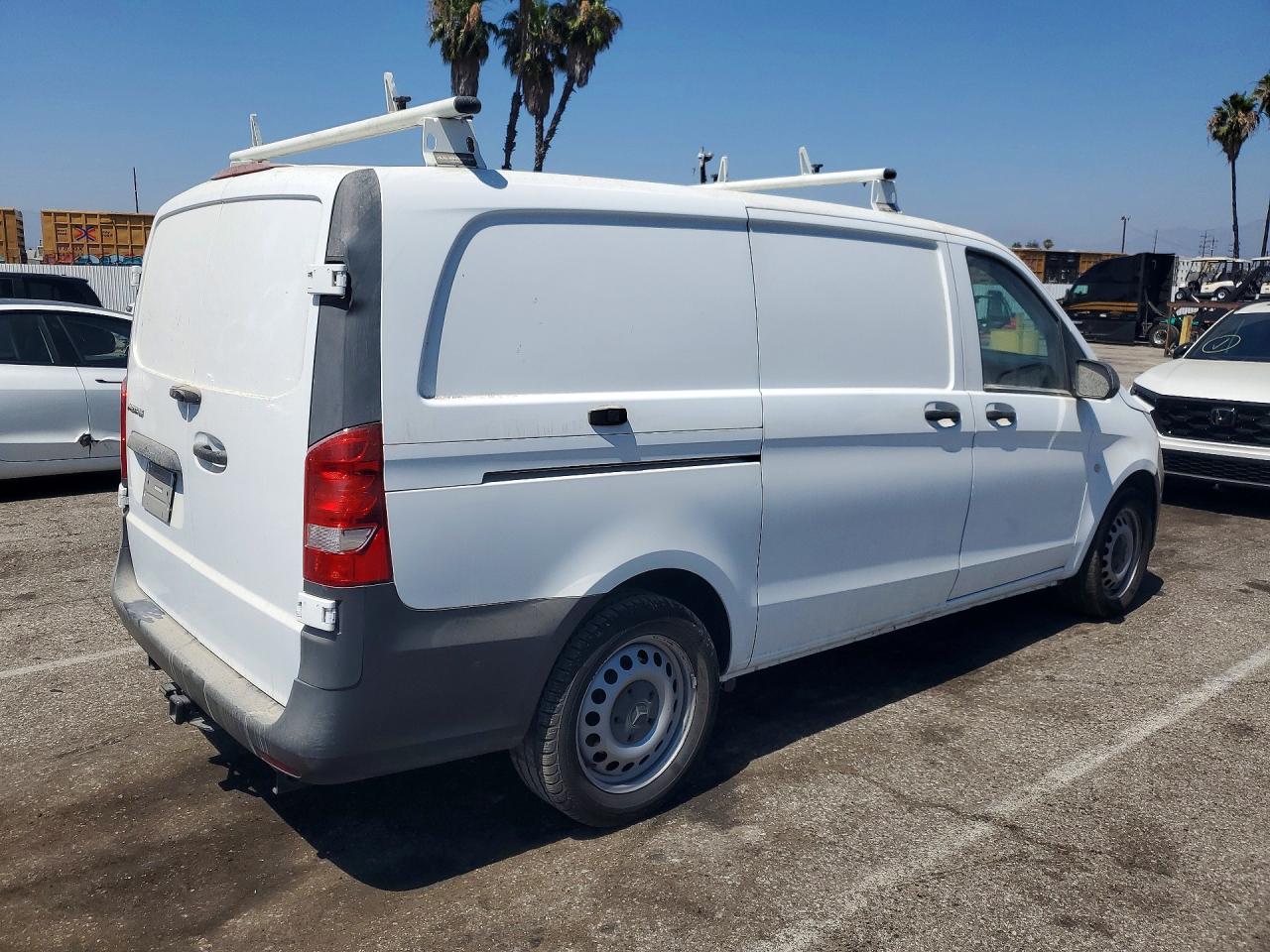 Mercedes-Benz Metris