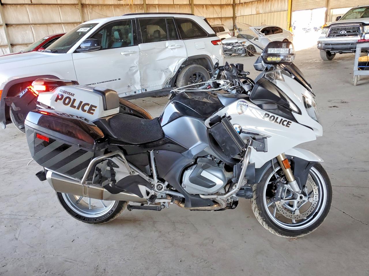 Salvage BMW R-series Image