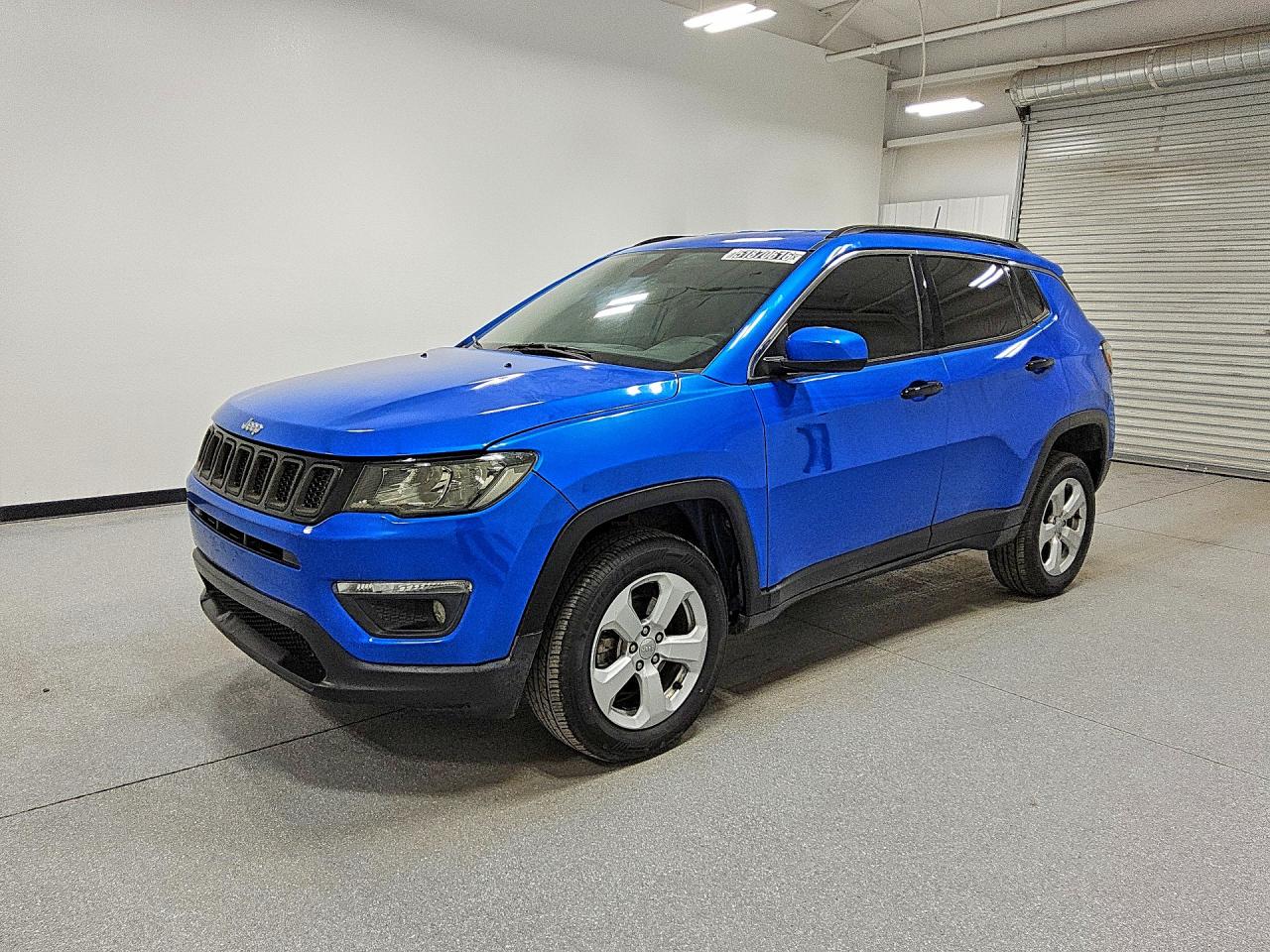 Salvage Jeep Compass Image