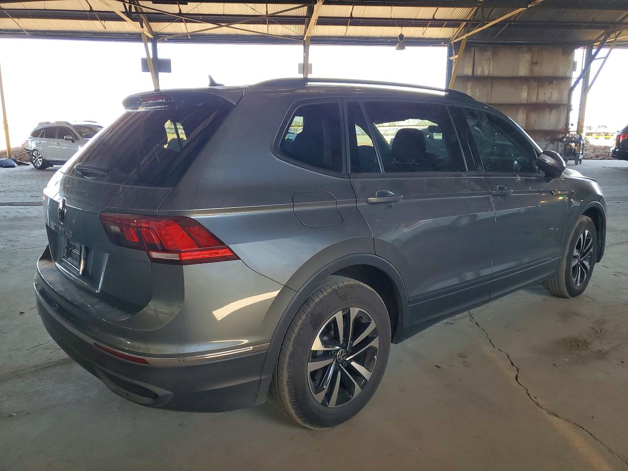 Volkswagen Tiguan S