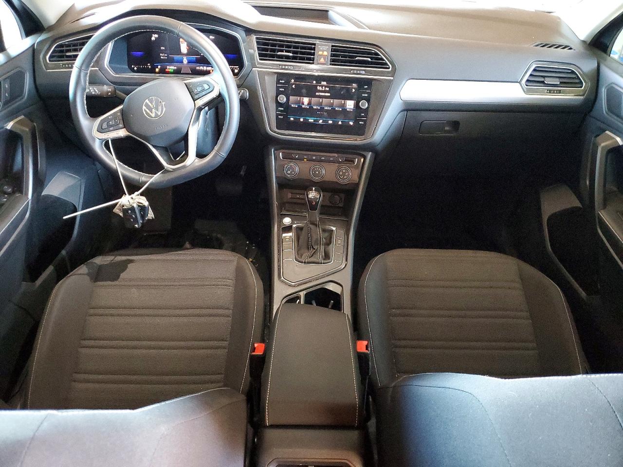 Volkswagen Tiguan S