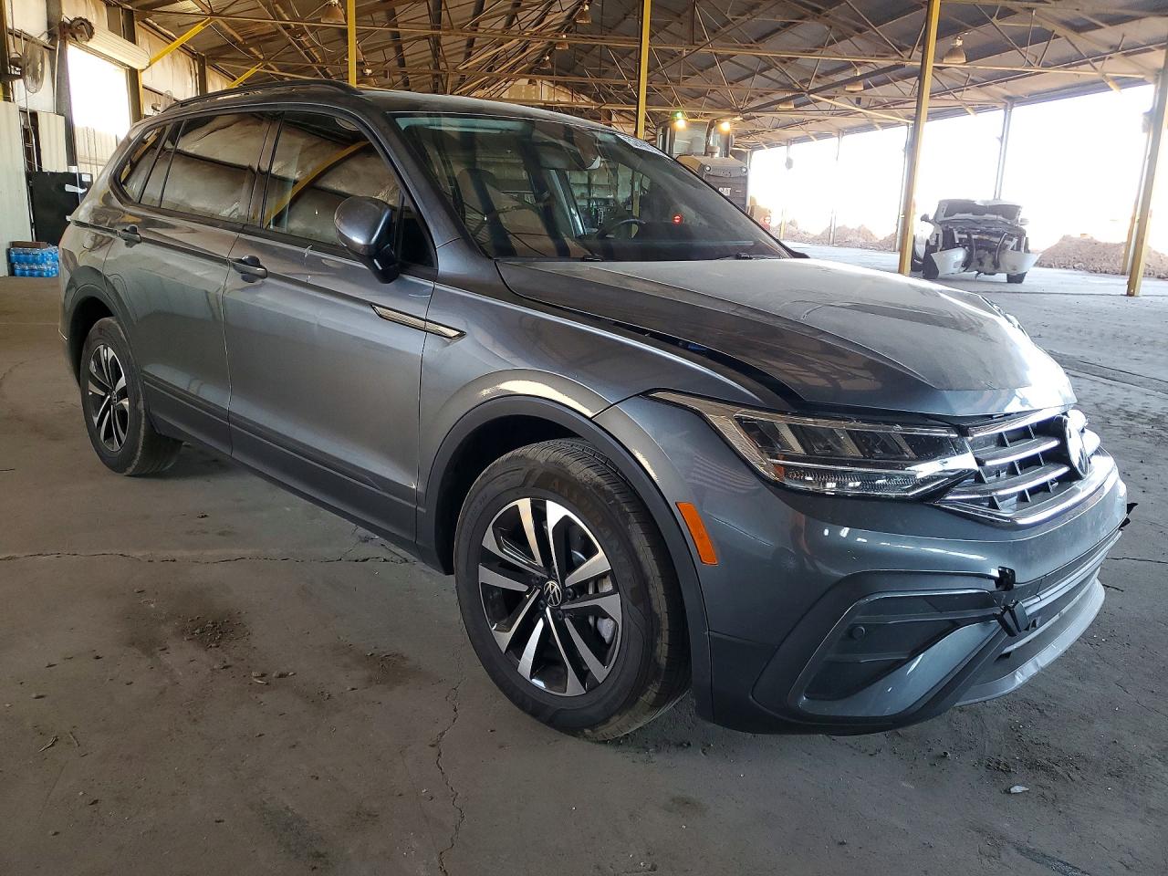 Volkswagen Tiguan S
