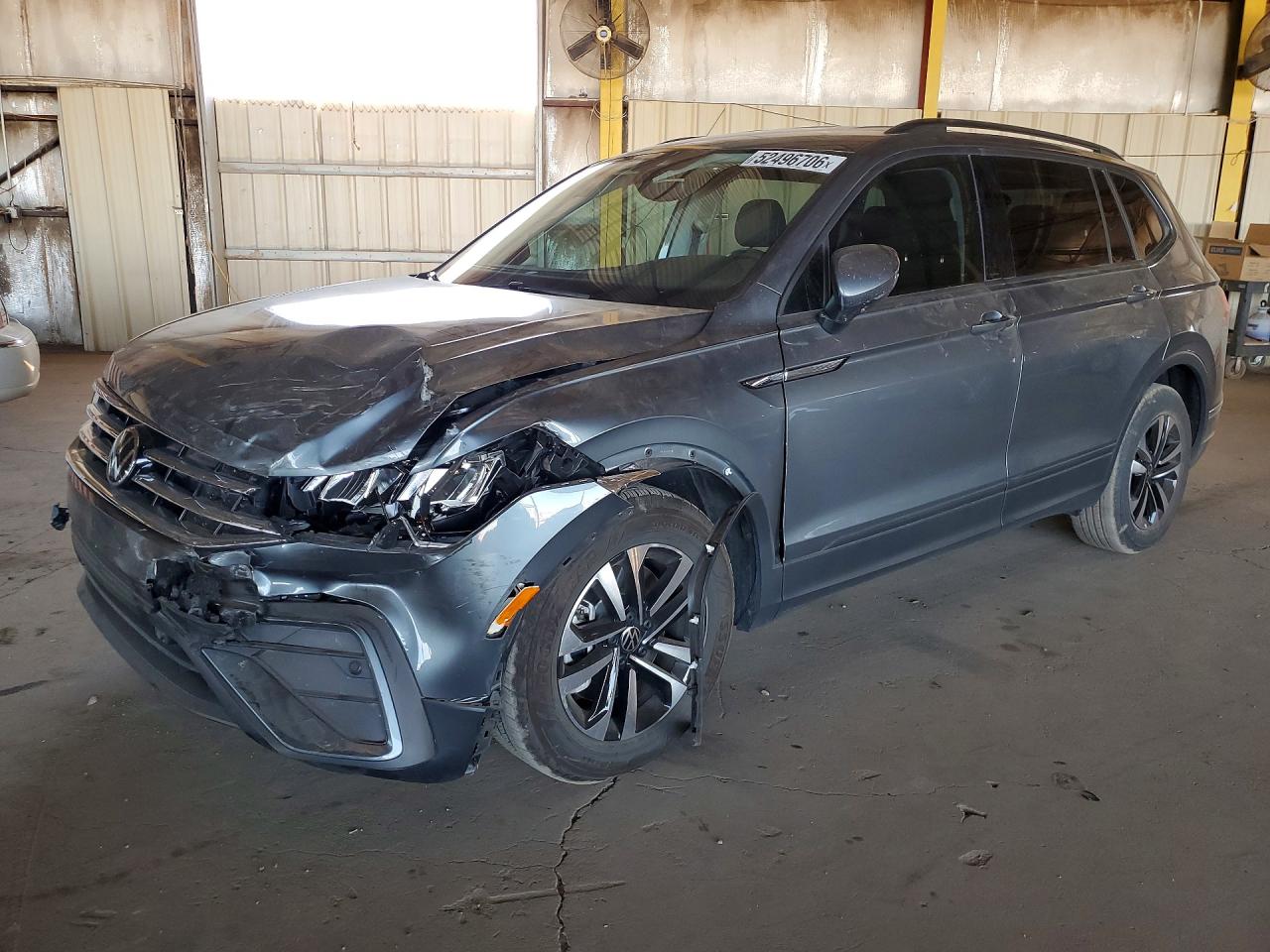 Salvage Volkswagen Tiguan Image