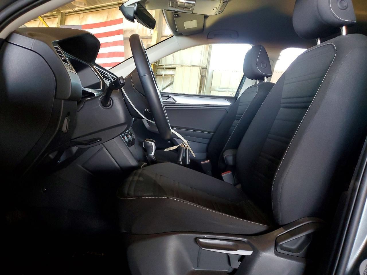 Volkswagen Tiguan S