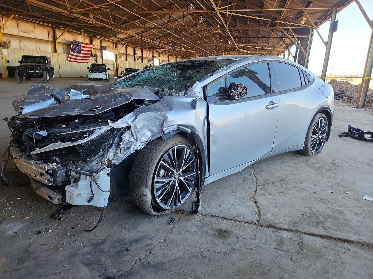 Salvage Toyota Prius Image