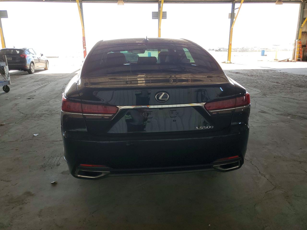 Lexus LS Base
