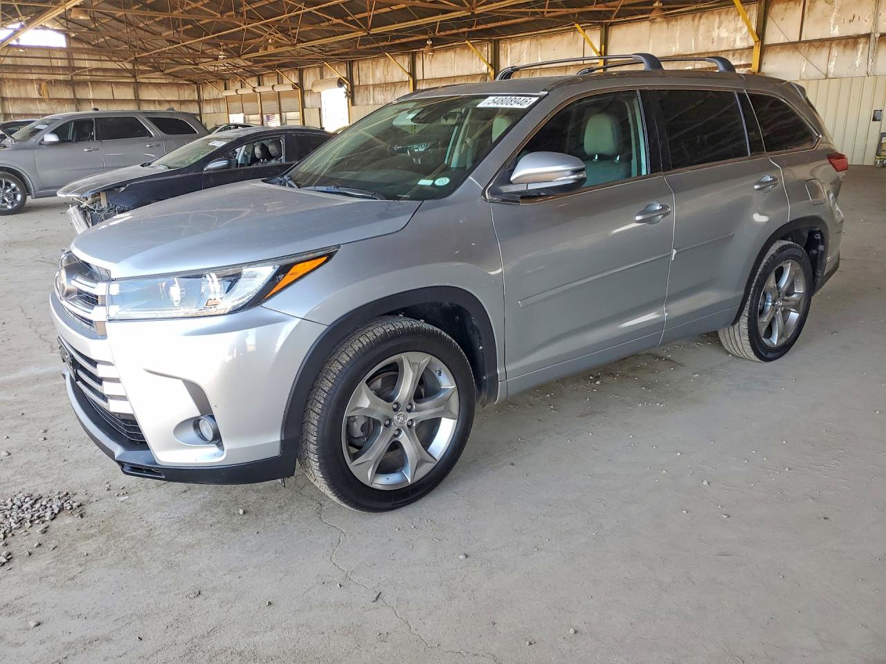 Salvage Toyota Highlander Image