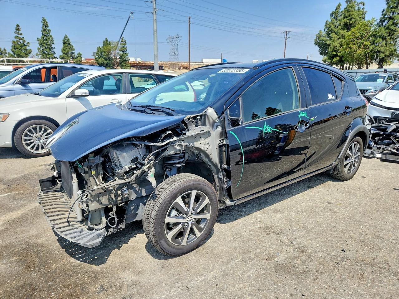 Salvage Toyota Prius Image