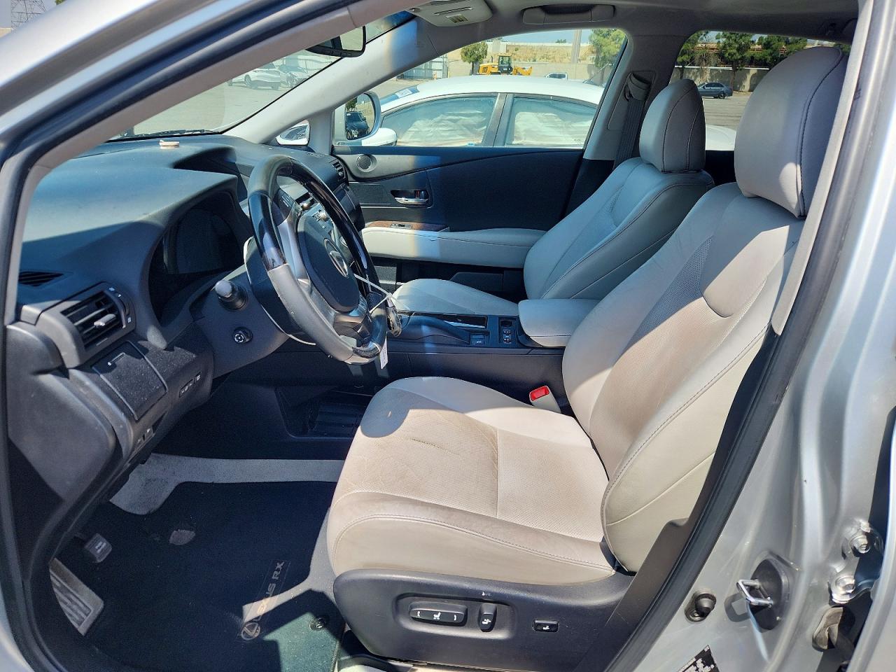 Lexus RX Base