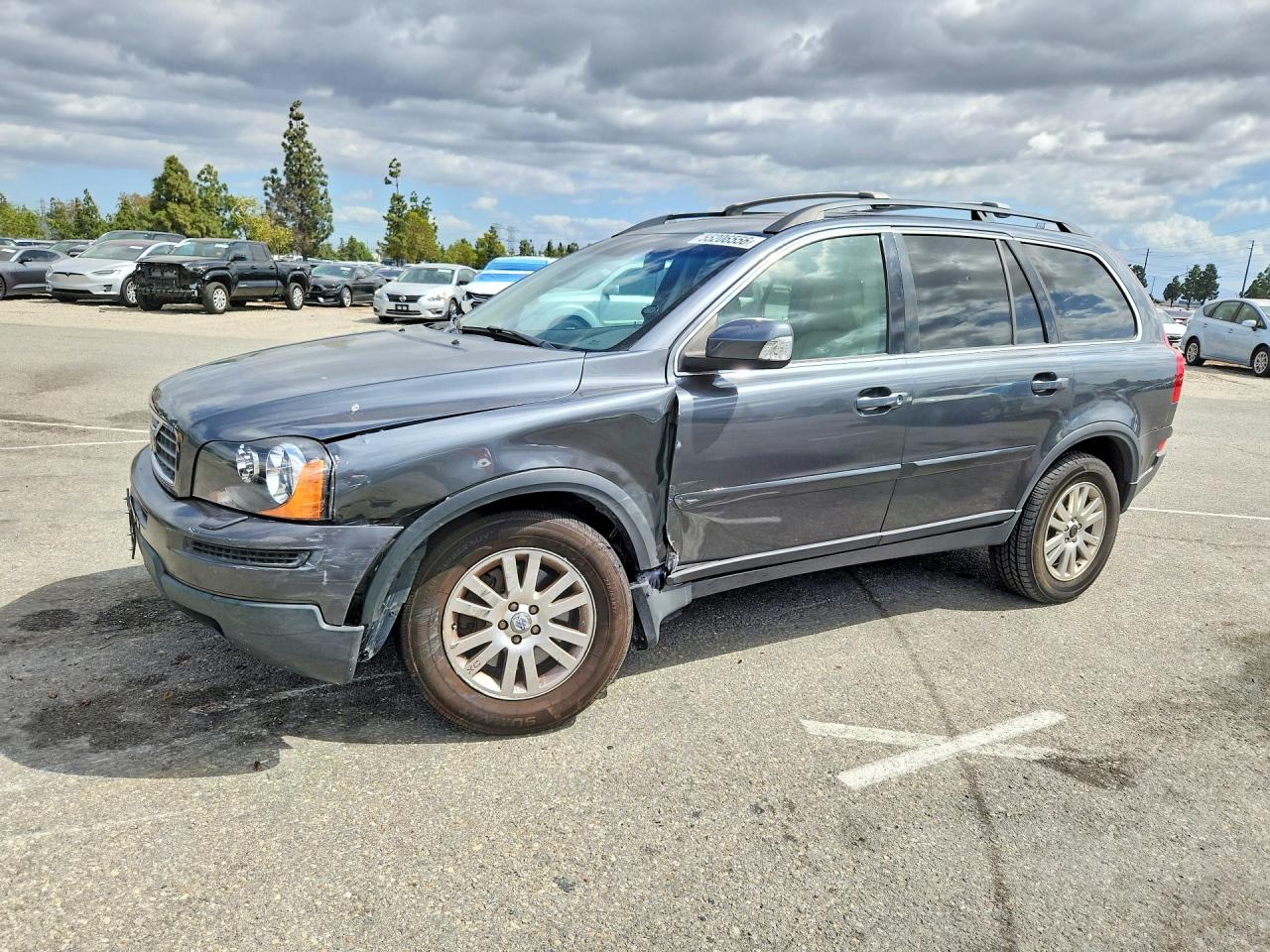 Salvage Volvo XC90 Image