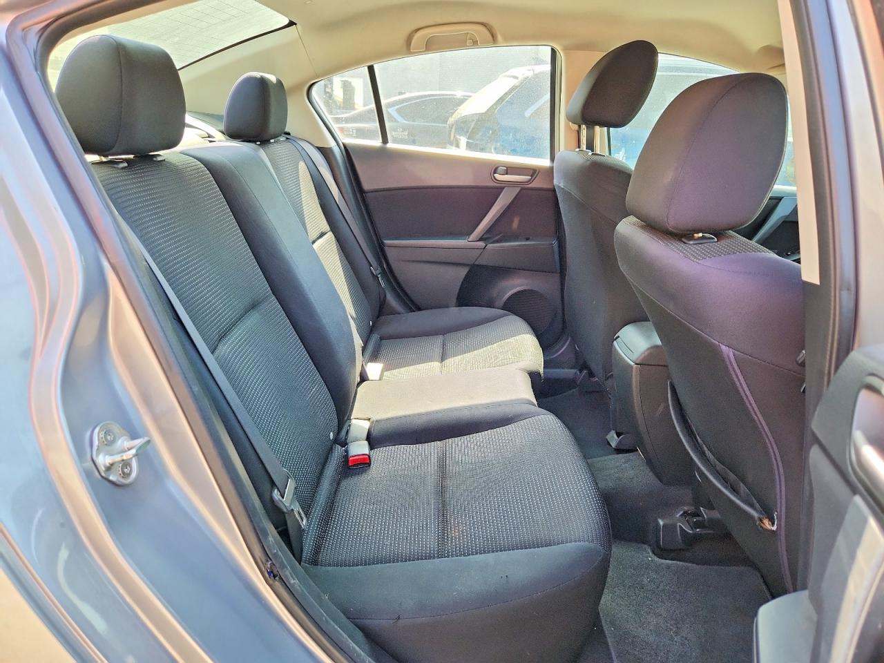 Mazda 3 I