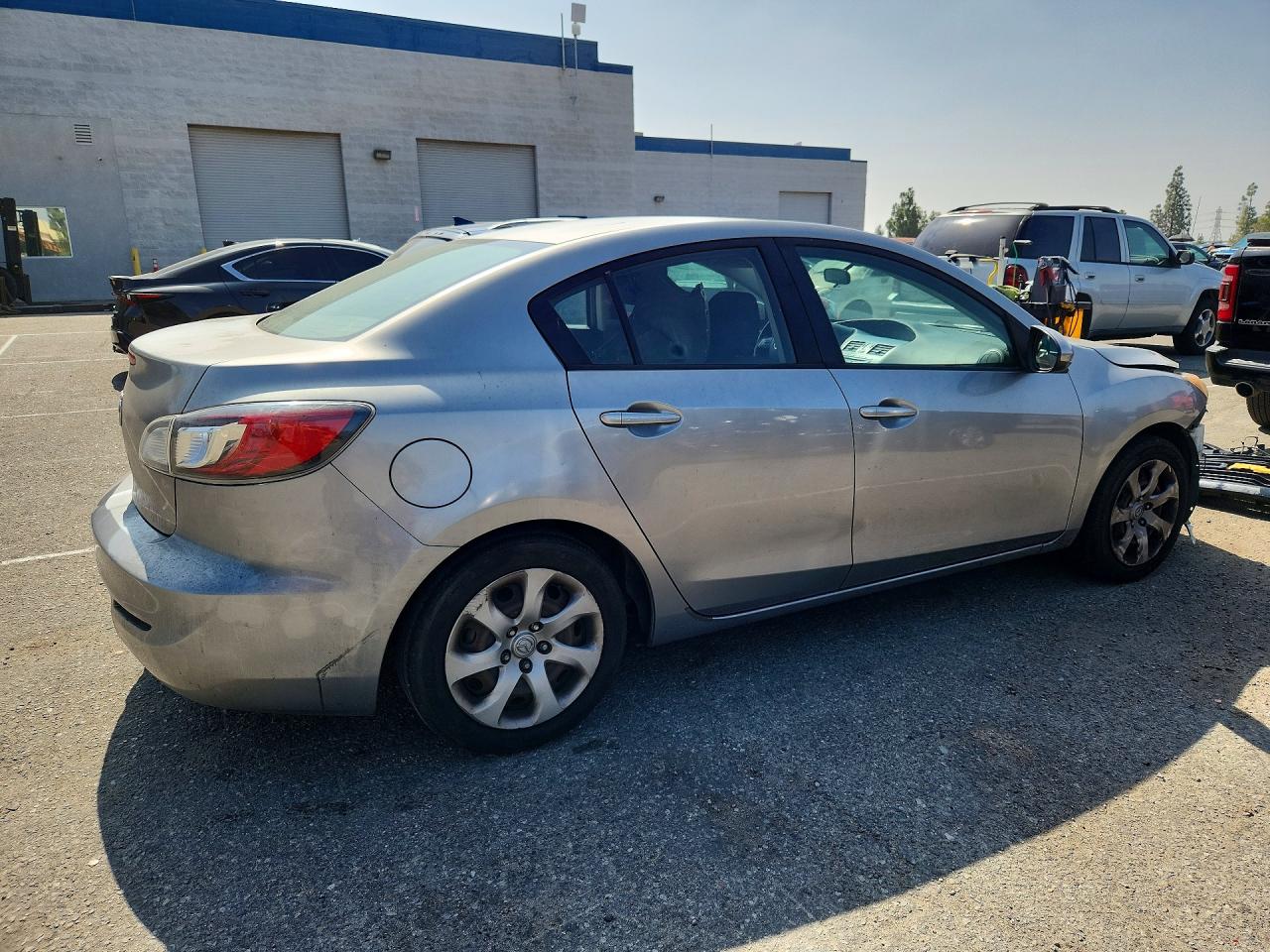 Mazda 3 I