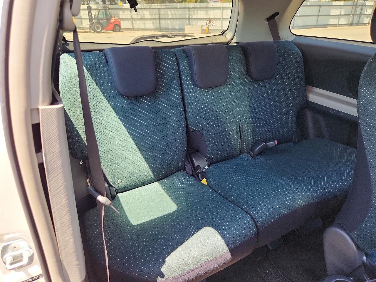 Toyota Yaris Base