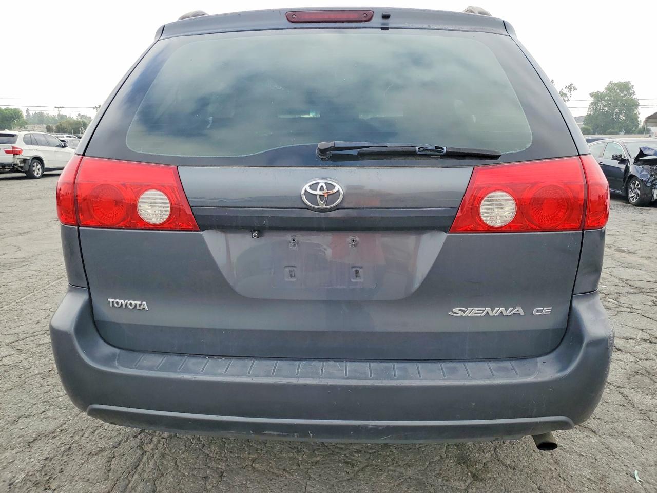 Toyota Sienna Ce 7-passenger