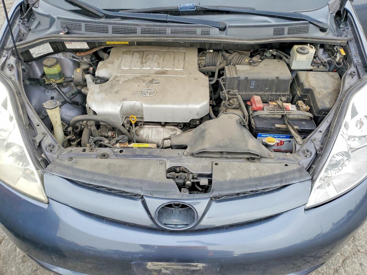 Toyota Sienna Ce 7-passenger