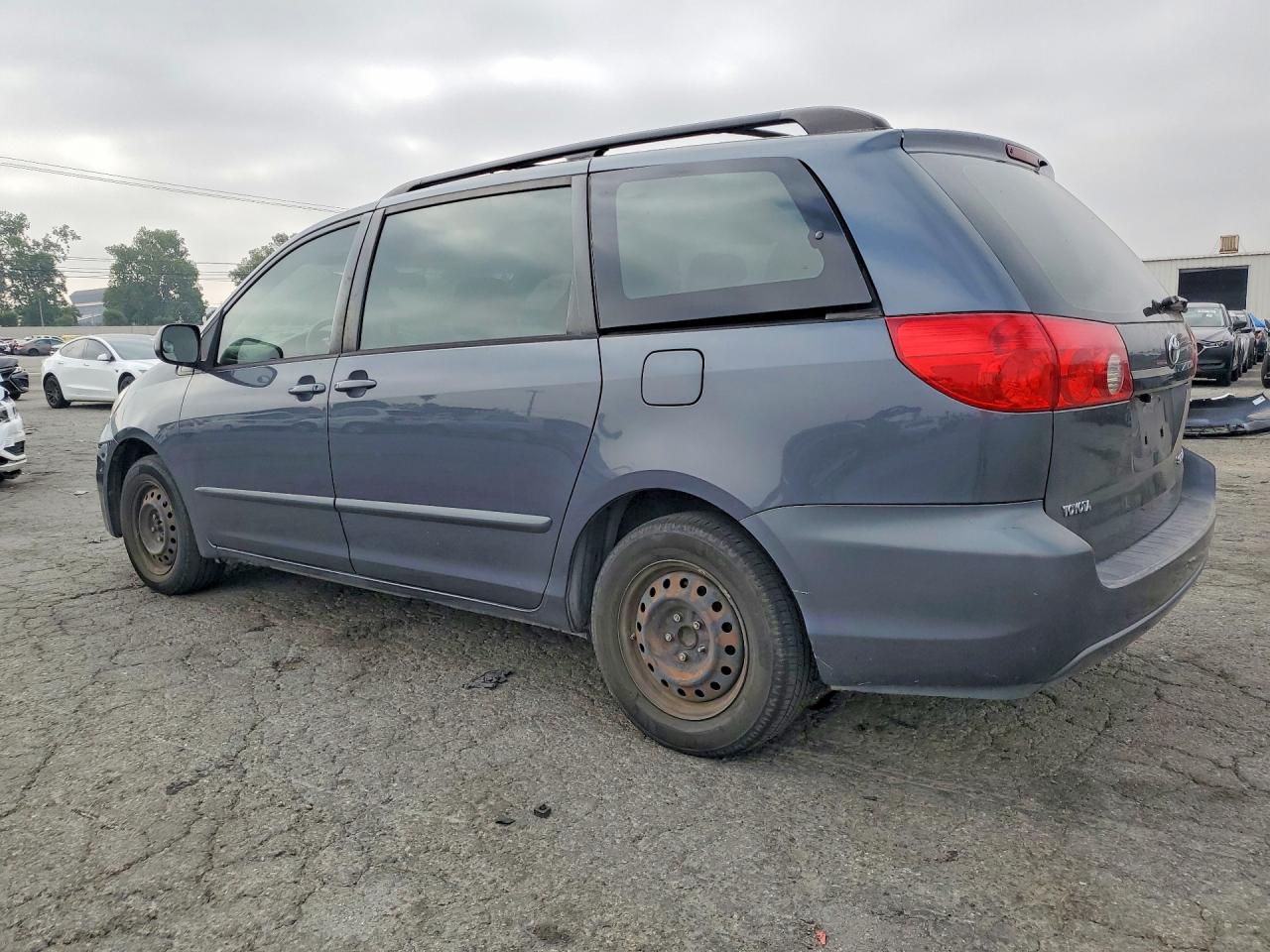 Toyota Sienna Ce 7-passenger