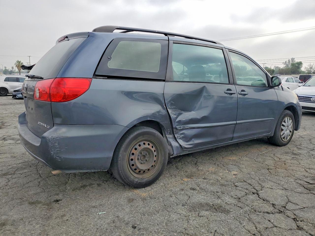 Toyota Sienna Ce 7-passenger