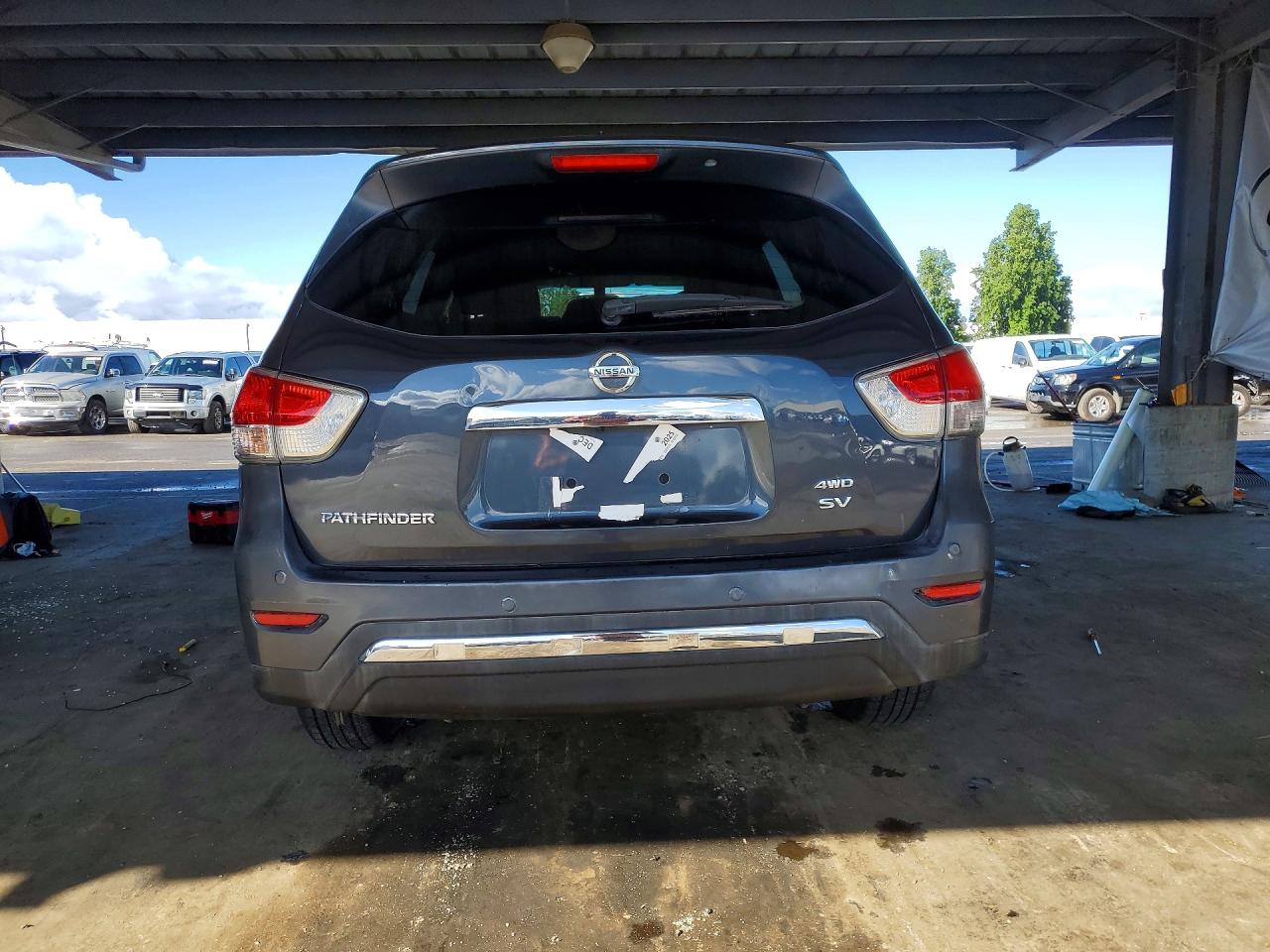 Nissan Pathfinder S