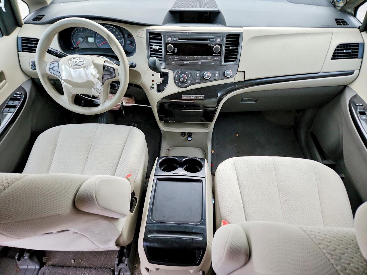Toyota Sienna Le