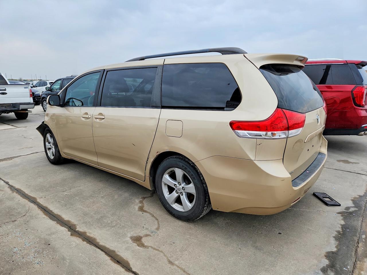 Toyota Sienna Le