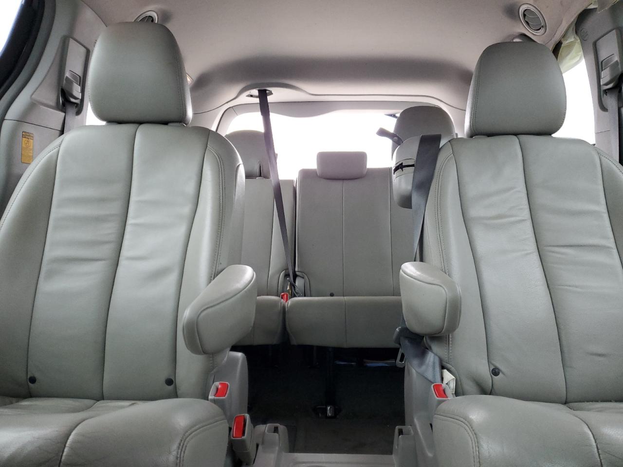 Toyota Sienna Xle 8-passenger