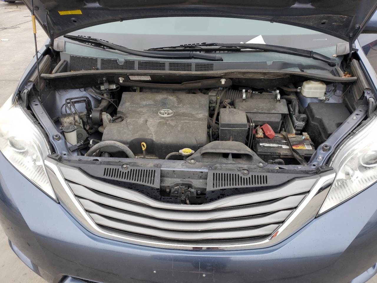Toyota Sienna Xle 8-passenger