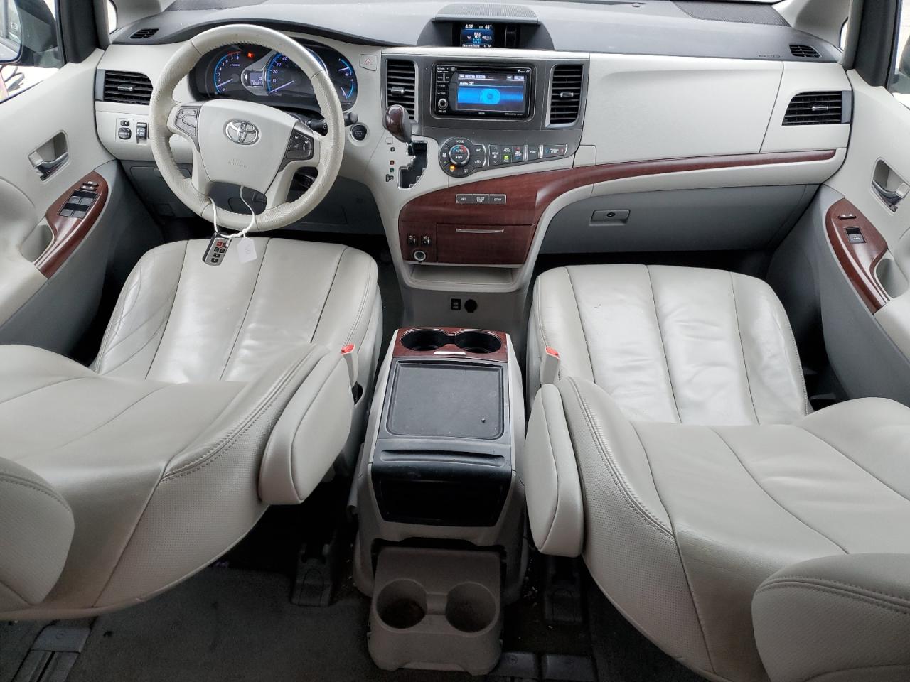 Toyota Sienna Xle 8-passenger