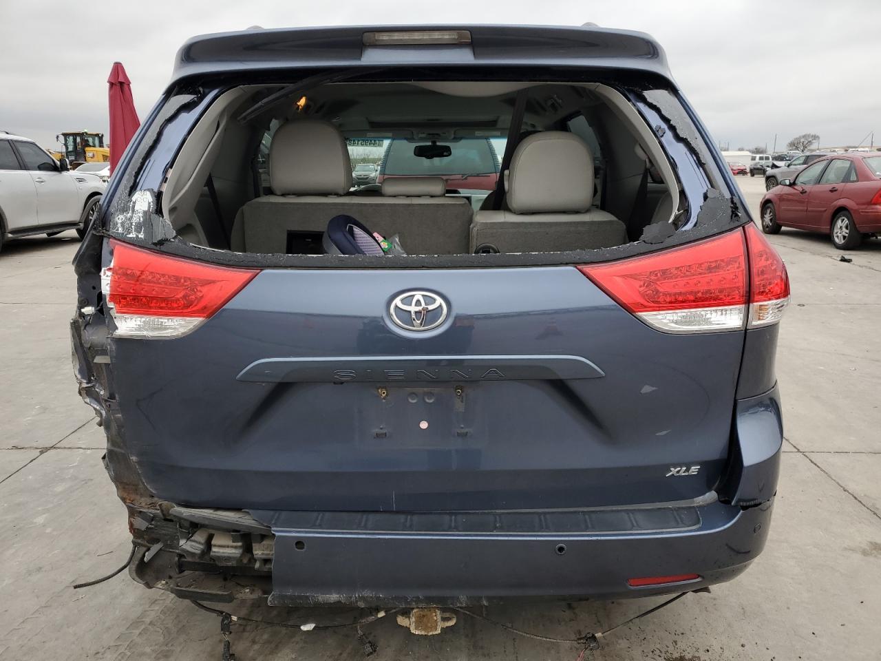 Toyota Sienna Xle 8-passenger