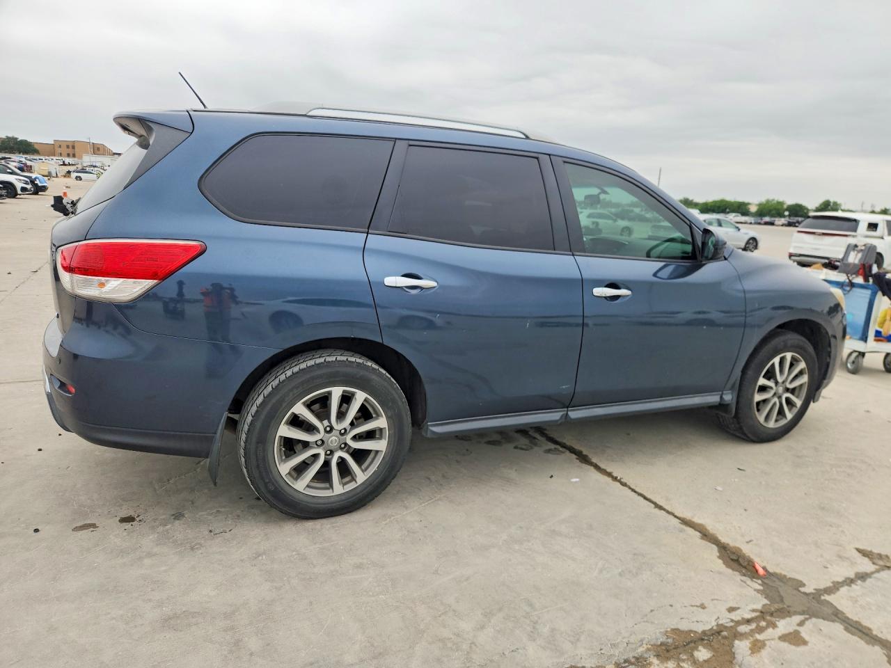 Nissan Pathfinder S