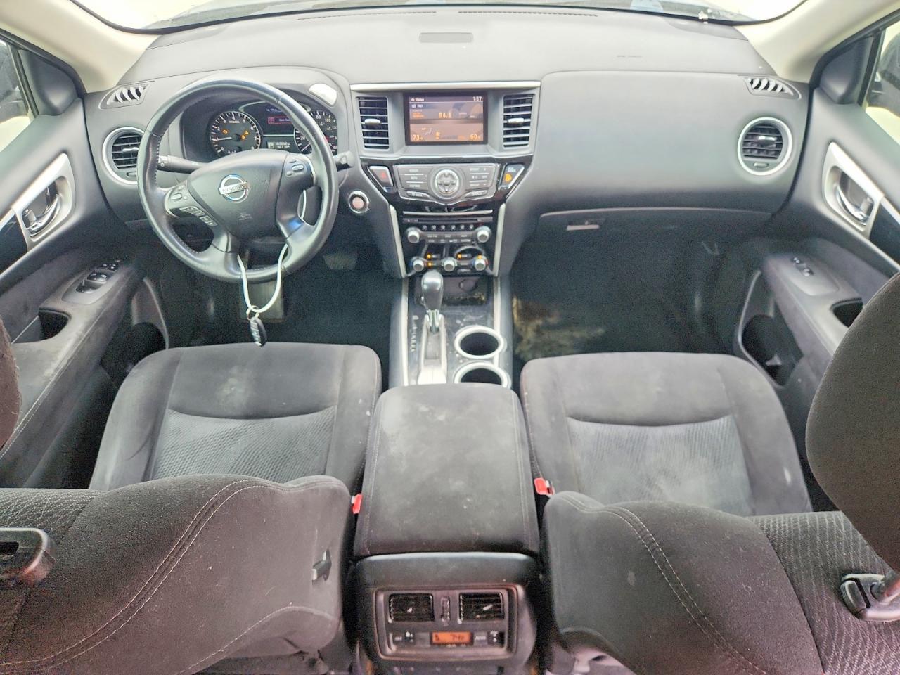 Nissan Pathfinder S