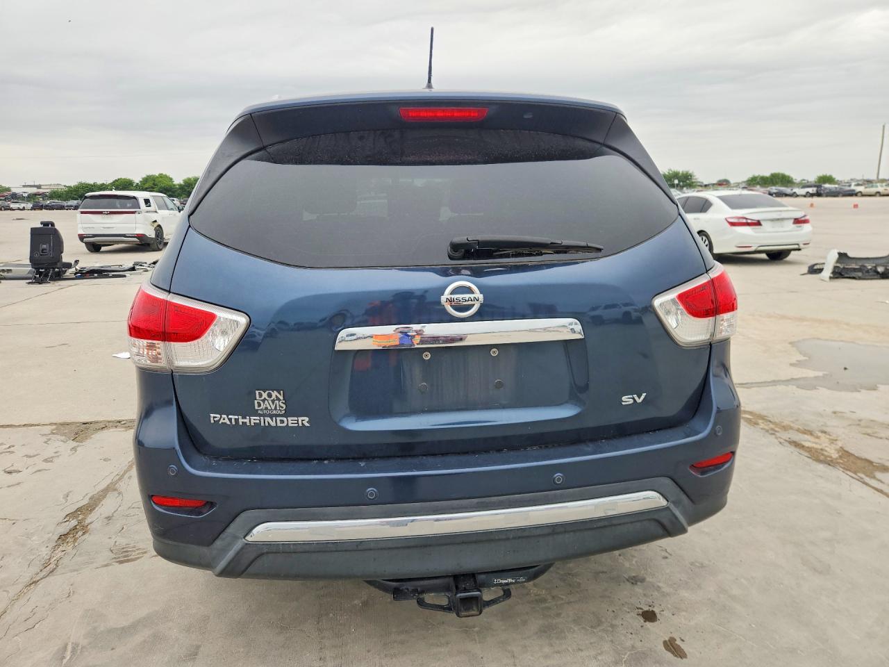 Nissan Pathfinder S