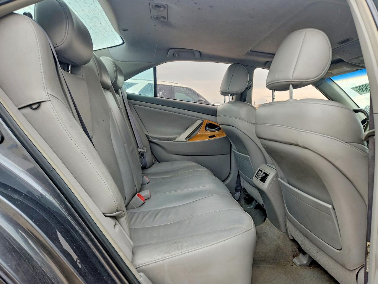 Toyota Camry Xle V6