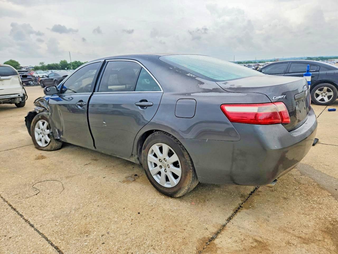 Toyota Camry Xle V6