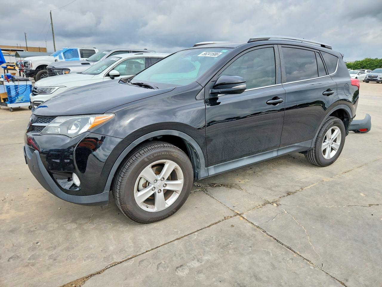 Salvage Toyota RAV4 Image