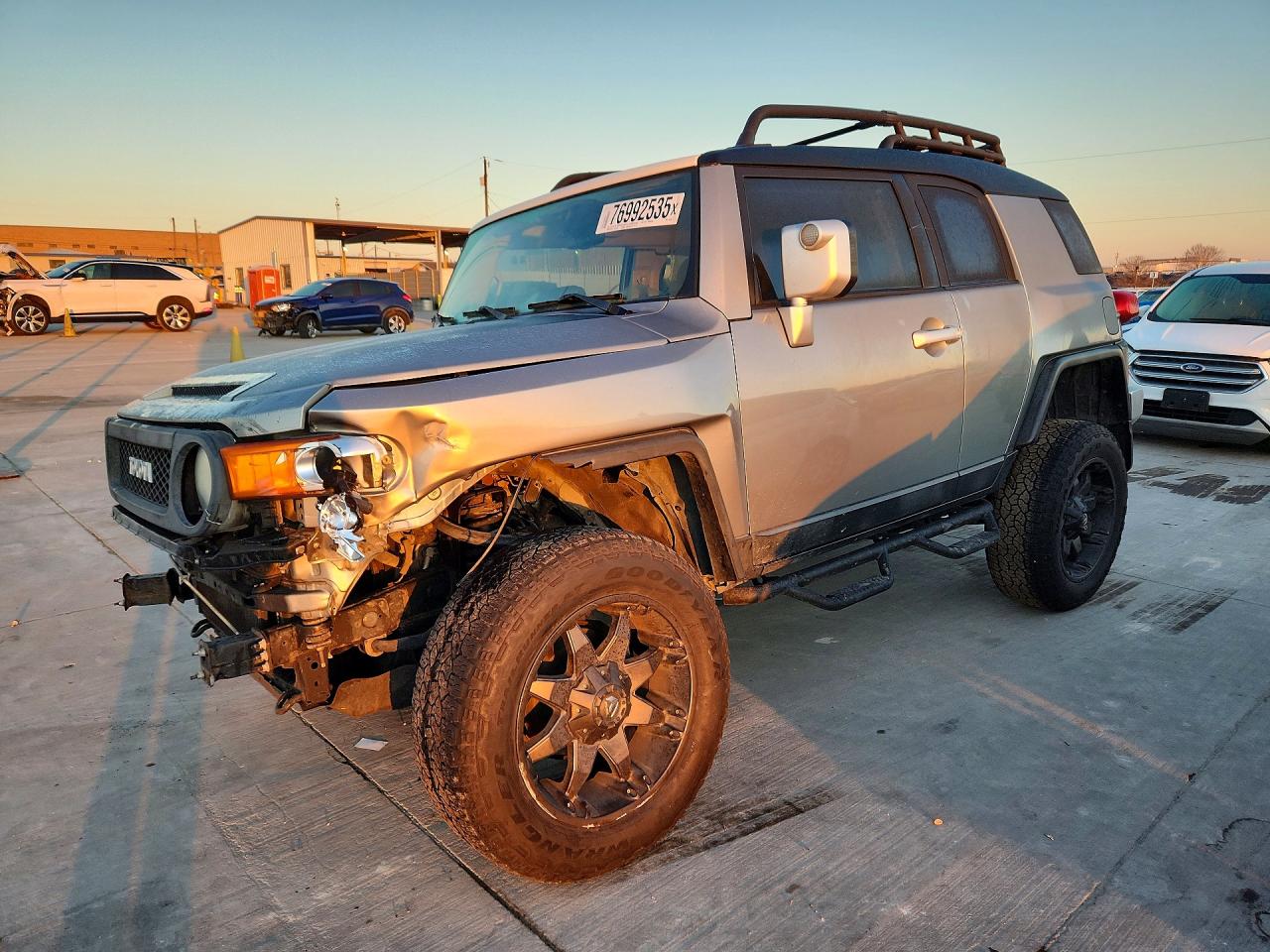 Salvage Toyota FJ Cruiser Image