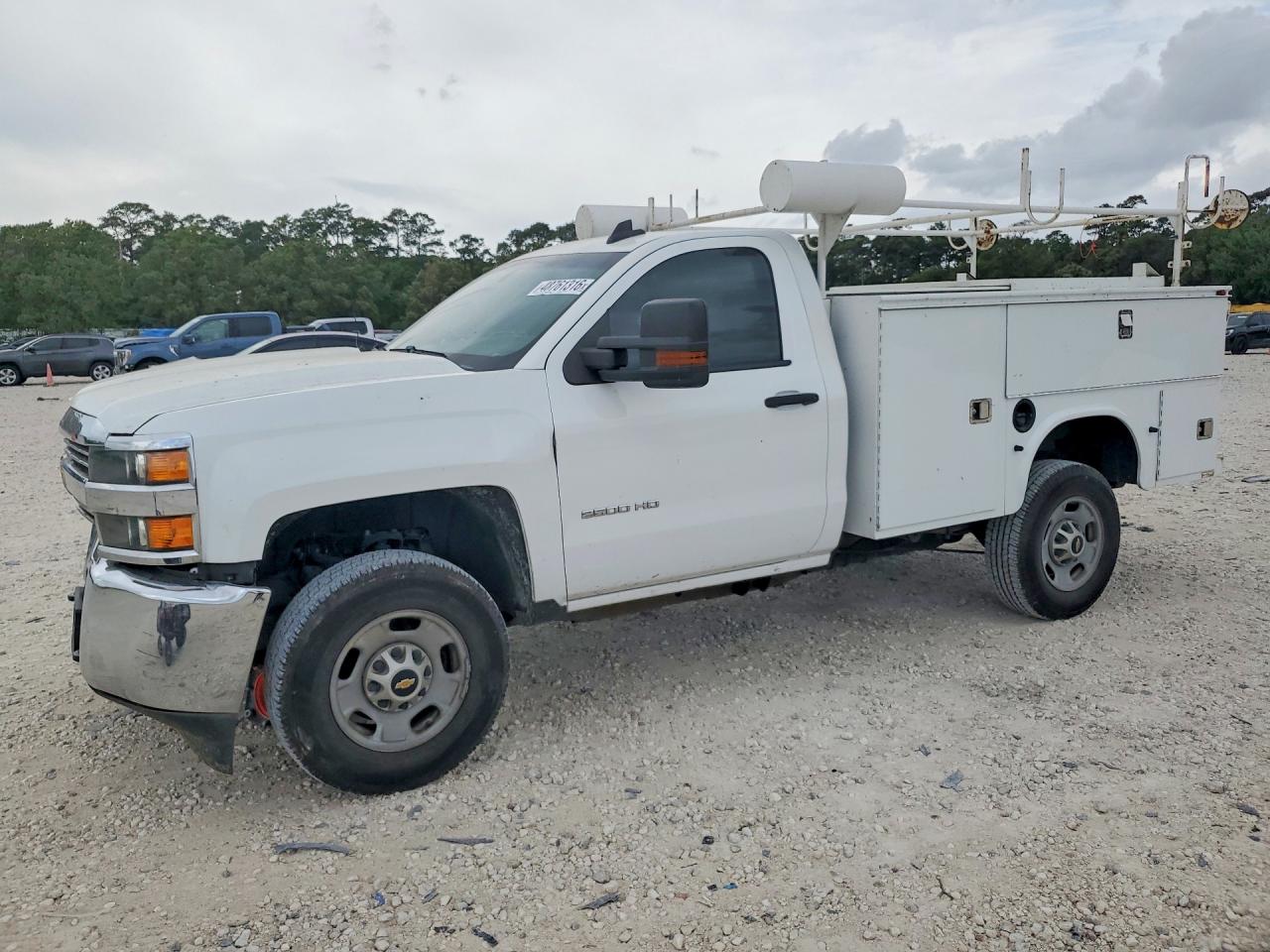Salvage Chevrolet Silverado Image