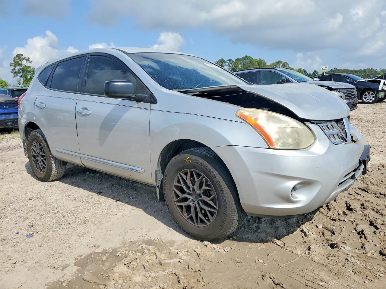 Nissan Rogue S