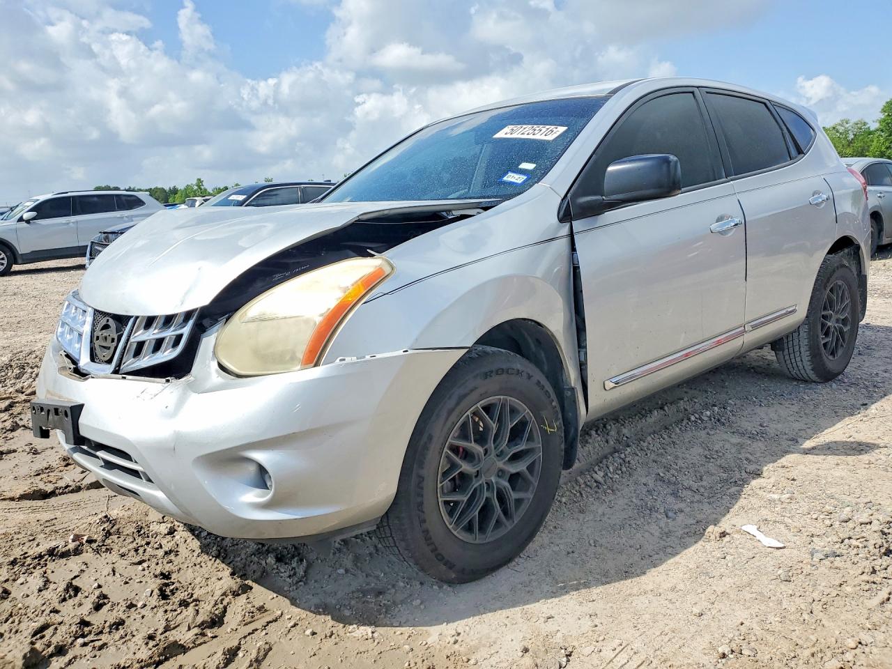 Salvage Nissan Rogue Image