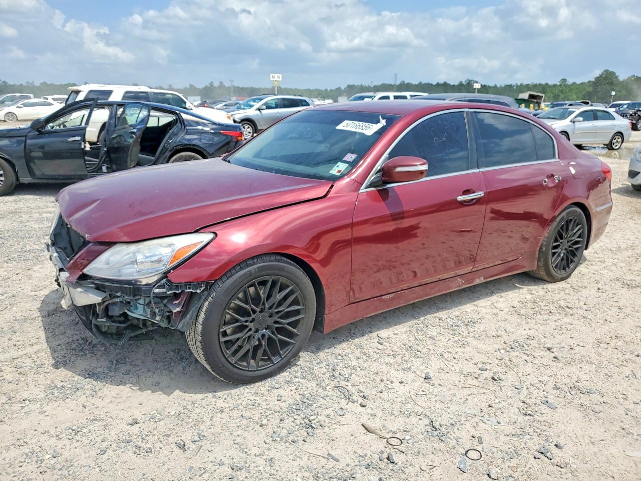 Salvage Hyundai Genesis Image