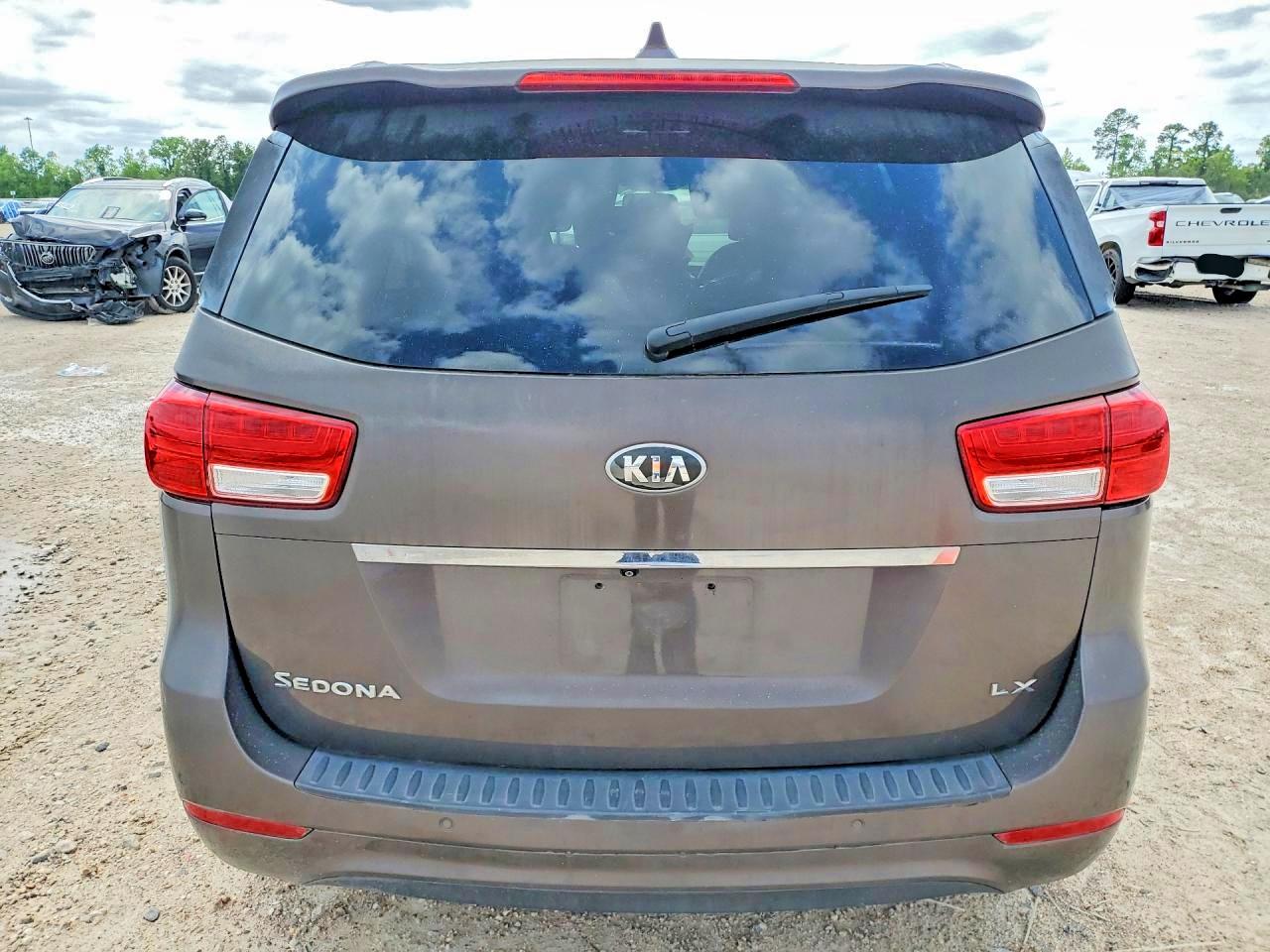 Kia Sedona Lx