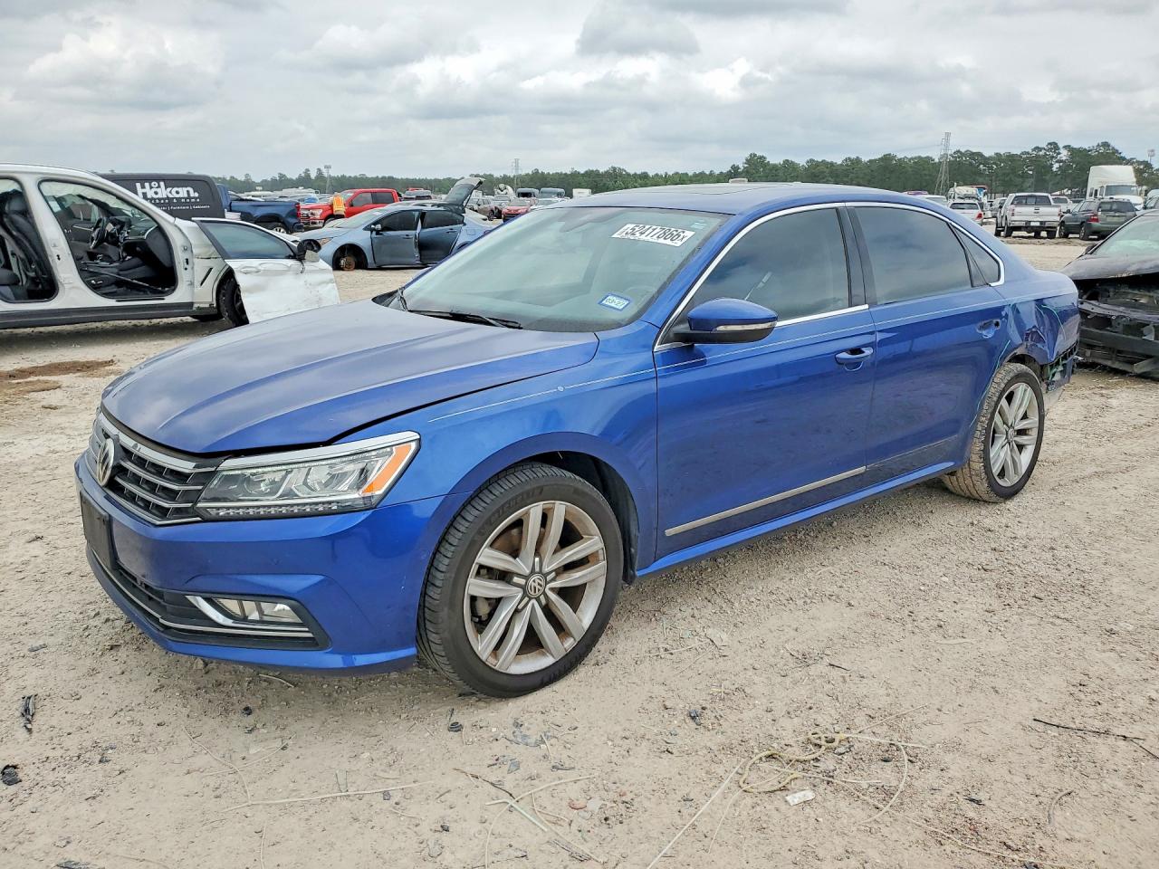 Salvage Volkswagen Passat Image