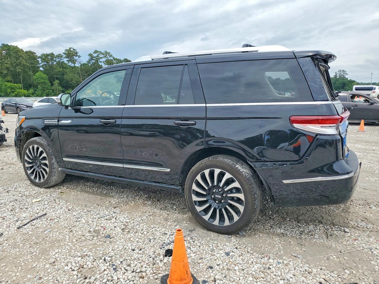 Lincoln Navigator Black Label