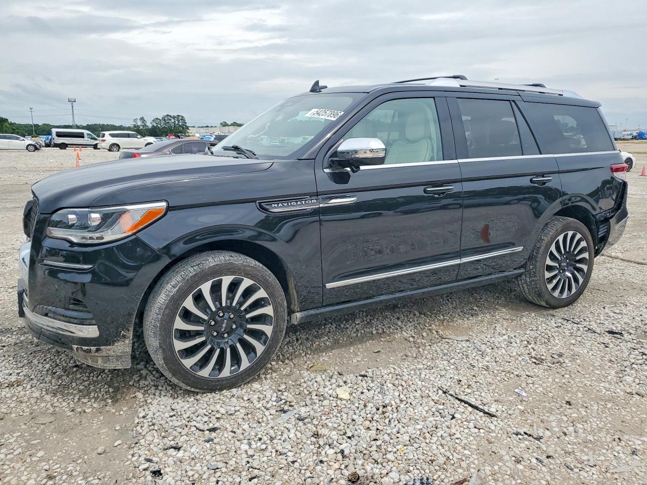 Salvage Lincoln Navigator Image