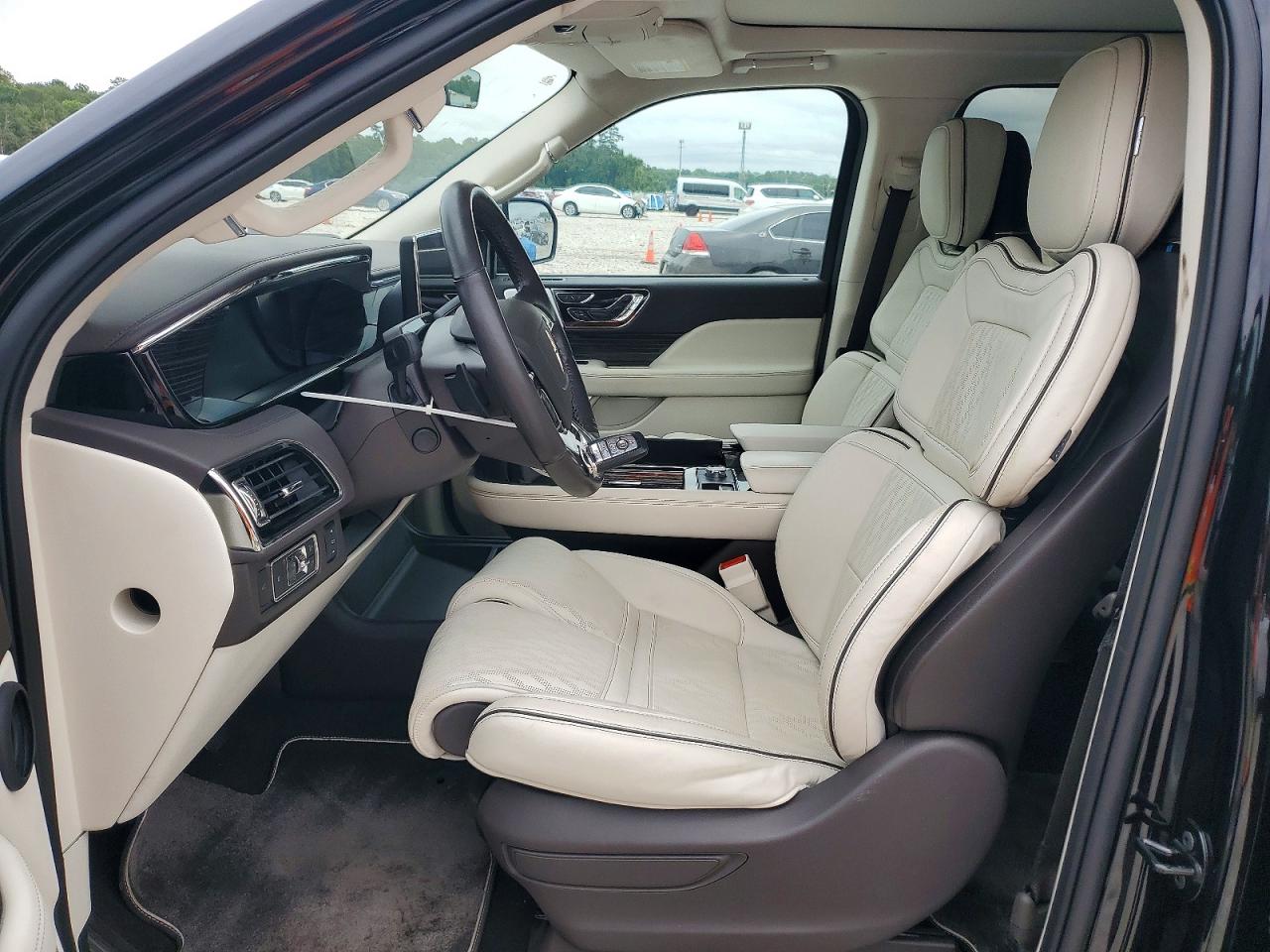 Lincoln Navigator Black Label