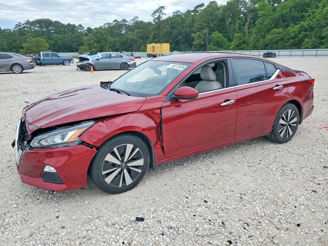 Salvage Nissan Altima Image