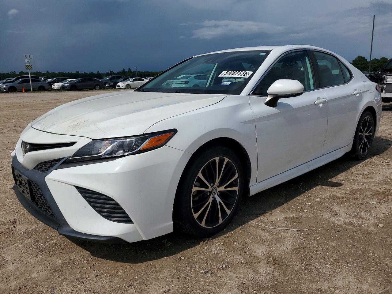 Salvage Toyota Camry Image