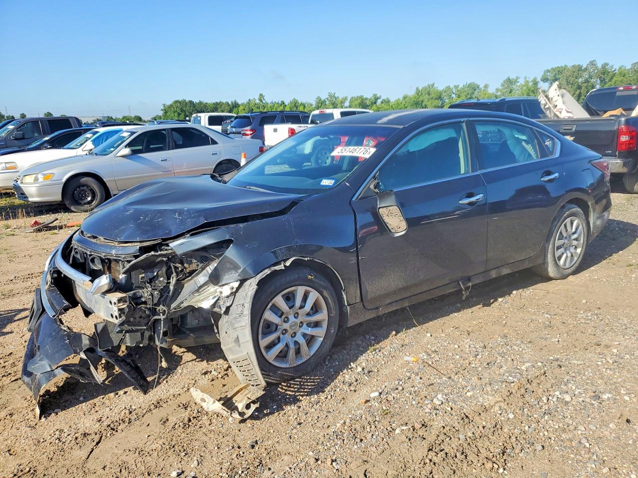 Salvage Nissan Altima Image