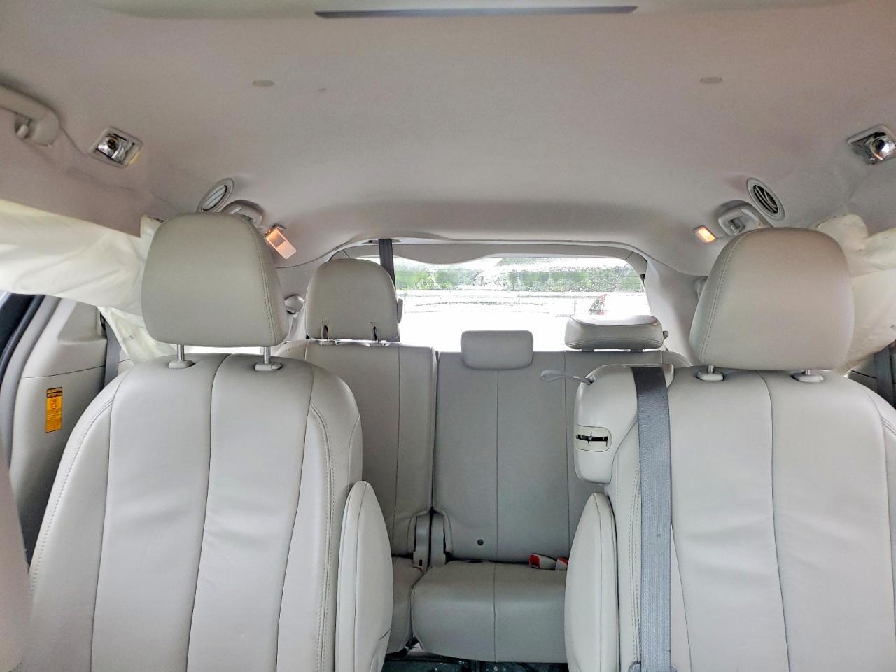 Toyota Sienna Xle 8-passenger