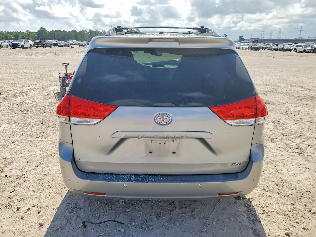 Toyota Sienna Xle 8-passenger